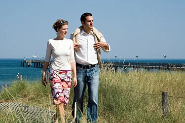 Weg zwischen Promenade, Dünen und Strand